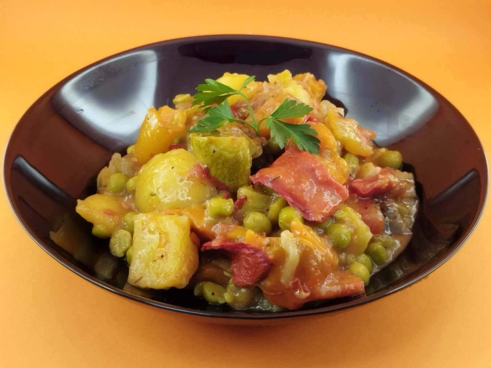 Рецепта за Постен Гювеч: Лесно и Здравословно Ястие