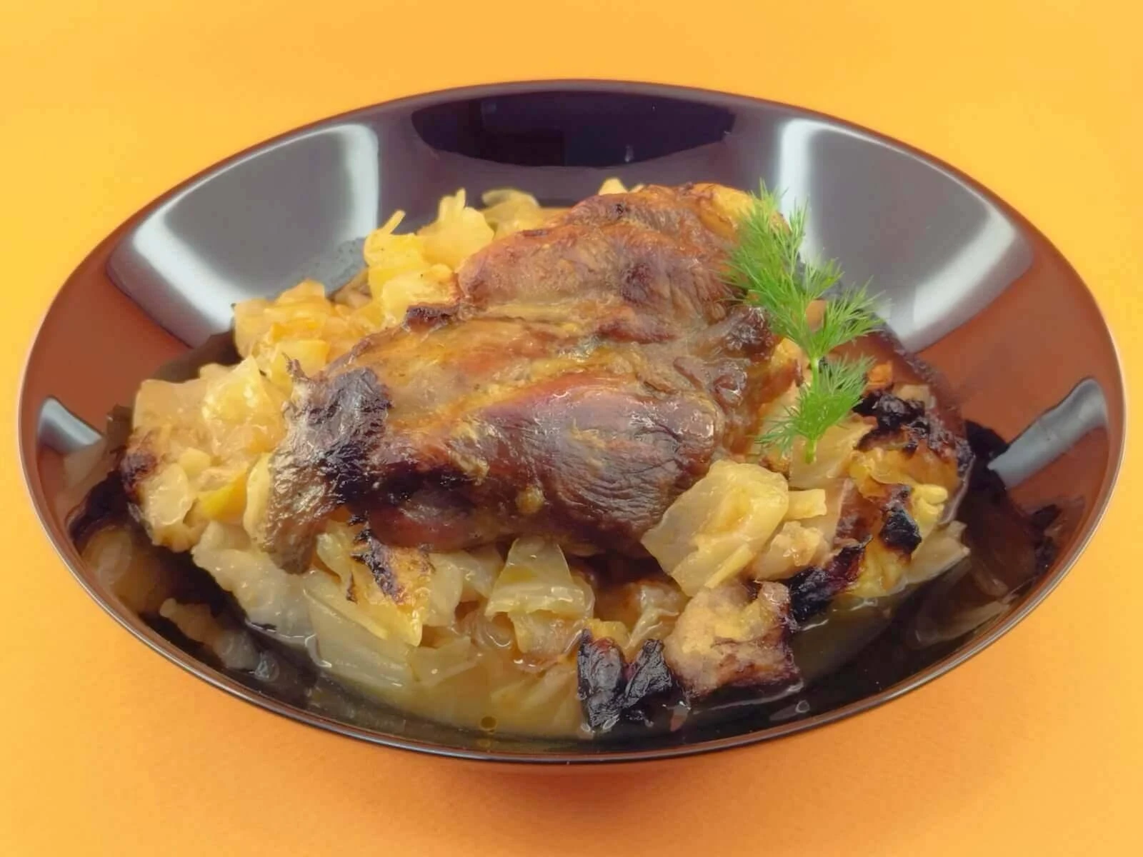 Рецепта за Свинско с Прясно Зеле: Лесно и Вкусно Ястие за Цялото Семейство