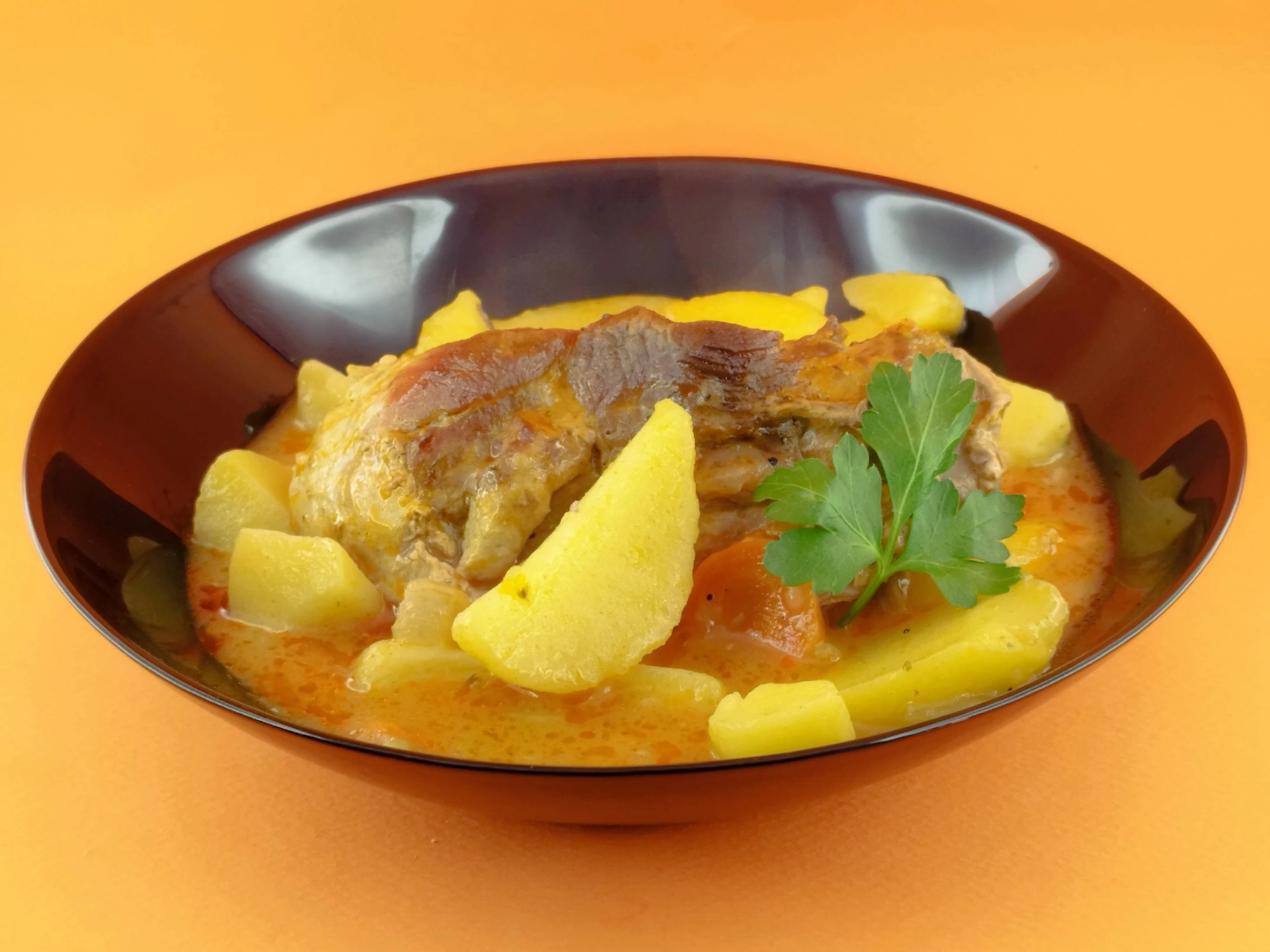 Вкусна Рецепта: Свинско с Картофи на Фурна