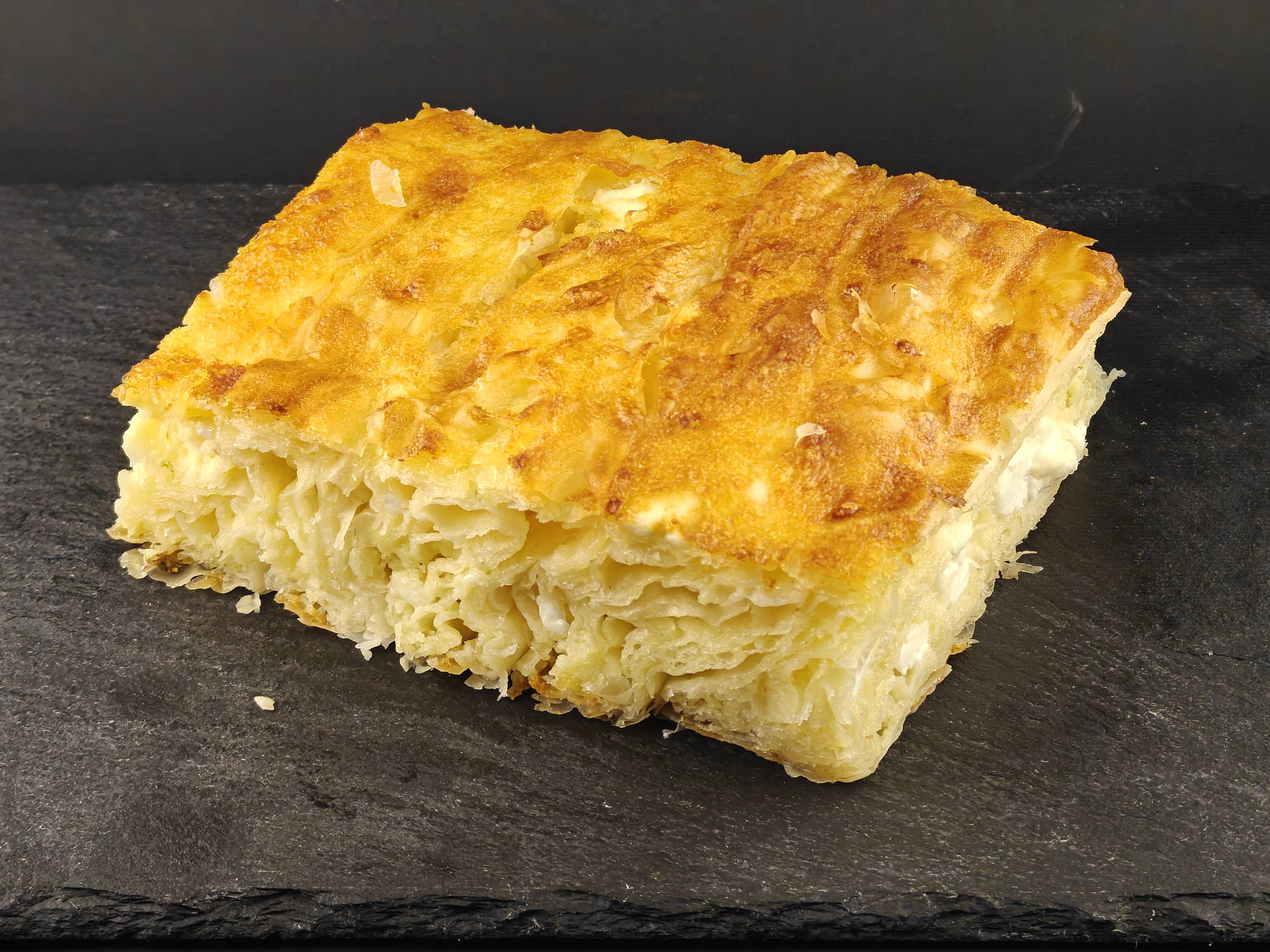 Домашна баница със сирене 