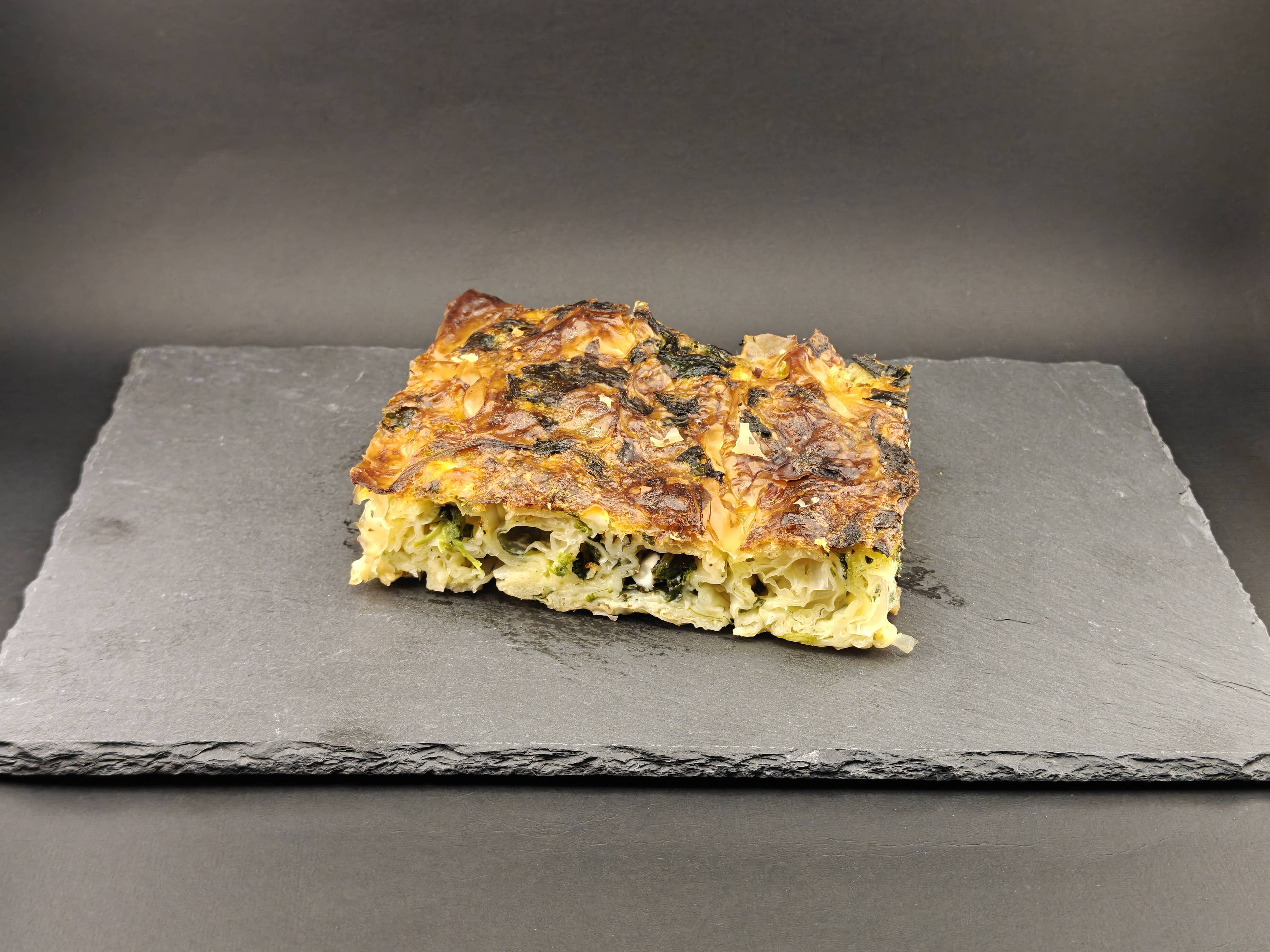 Домашна баница със спанак и сирене 