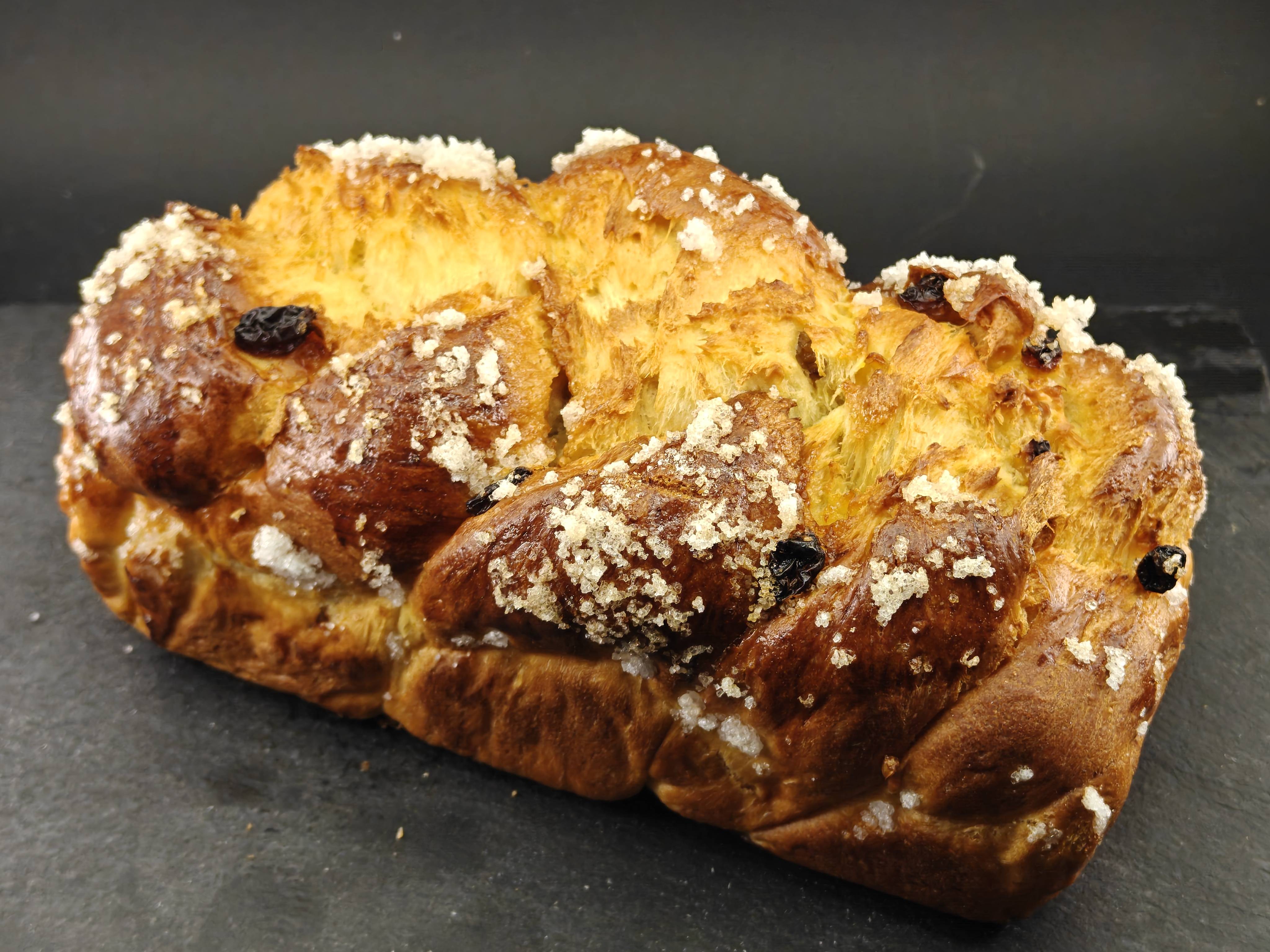 Козунак със стафиди и амарето