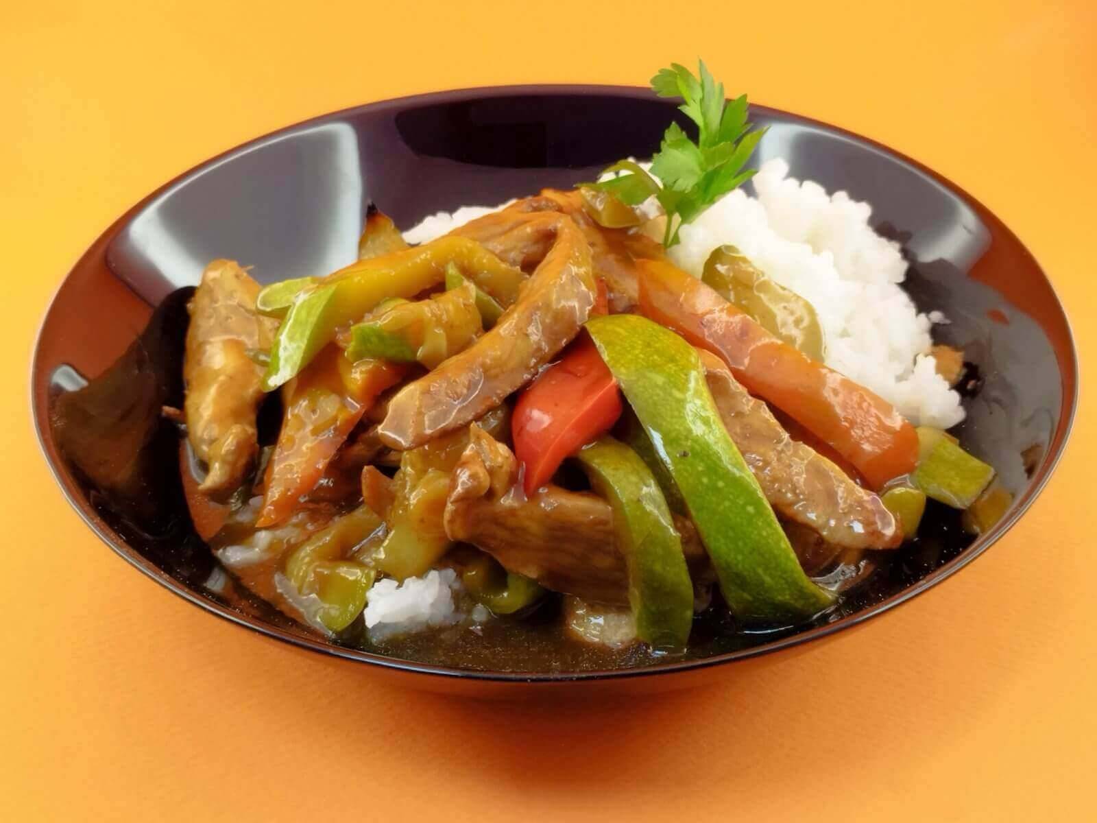 Пилешки филенца в сос терияки и гарнитура ориз