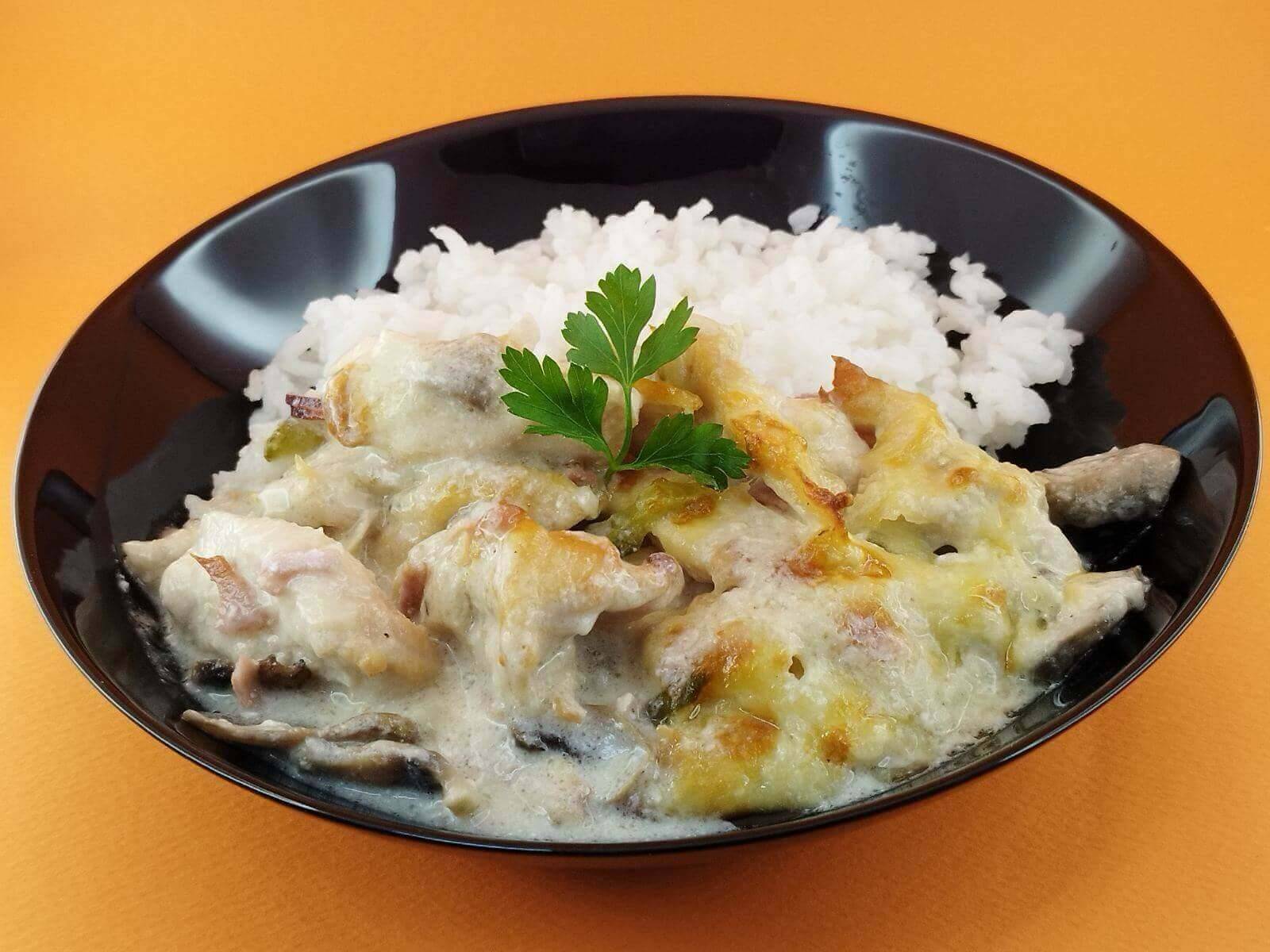 Пиле жулиен с гарнитура ориз