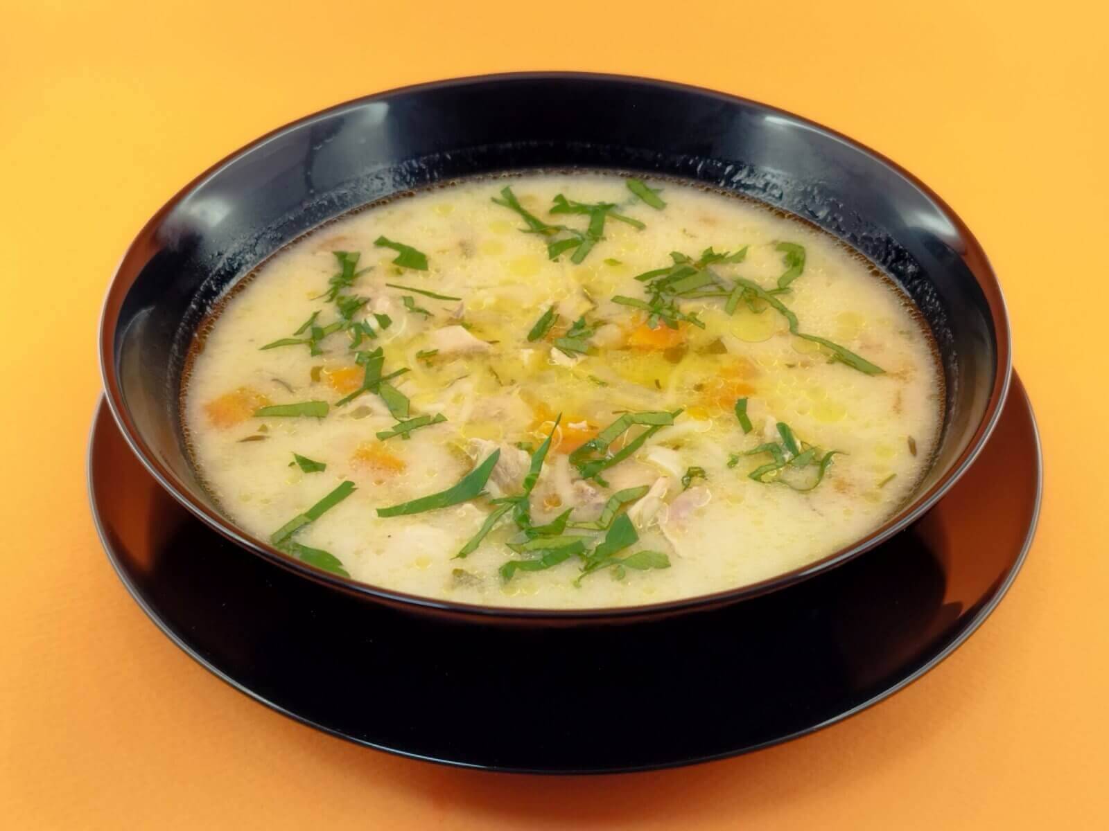 Пилешка супа застроена