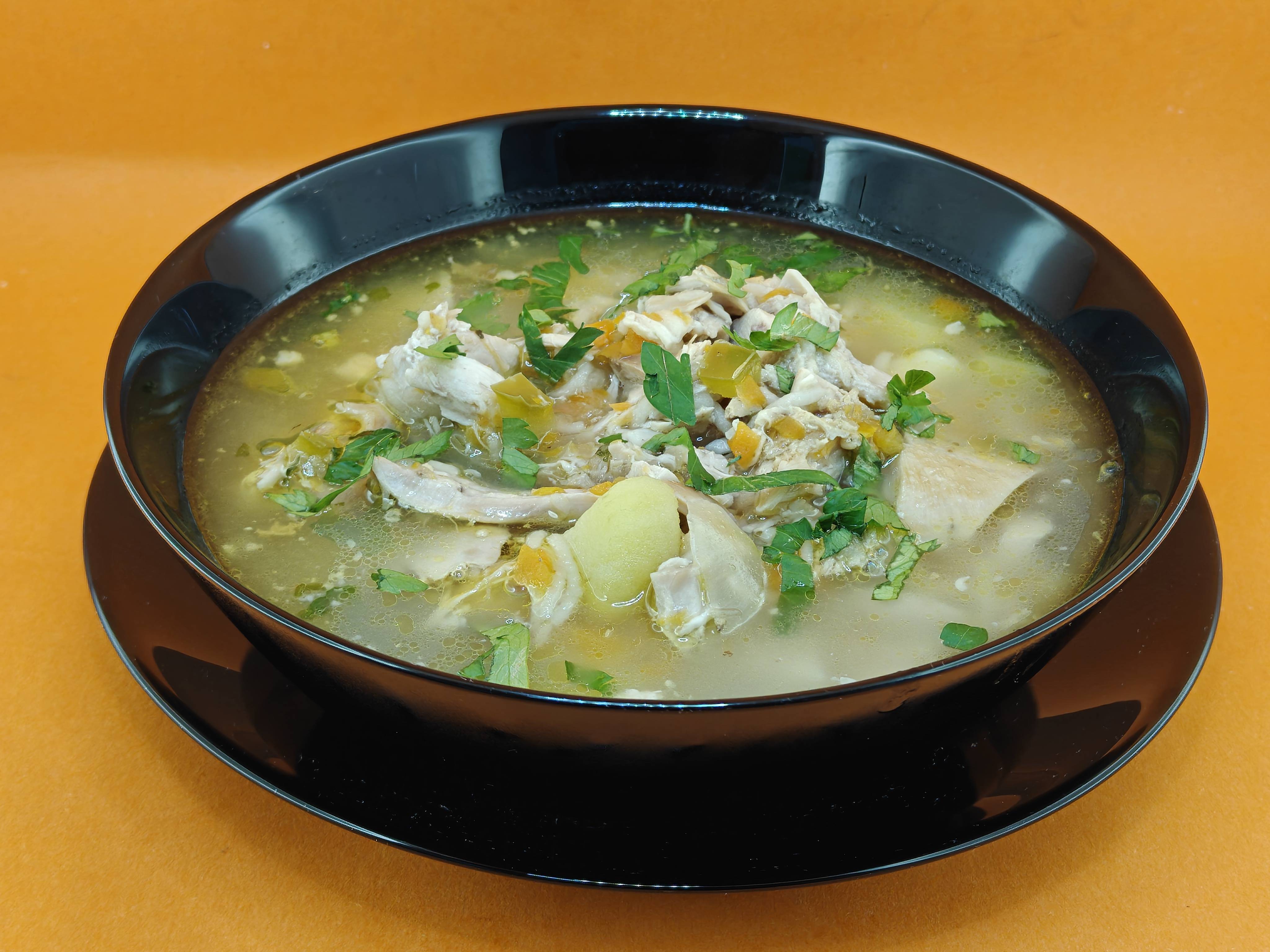 Супа с пилешко и заешко месо 