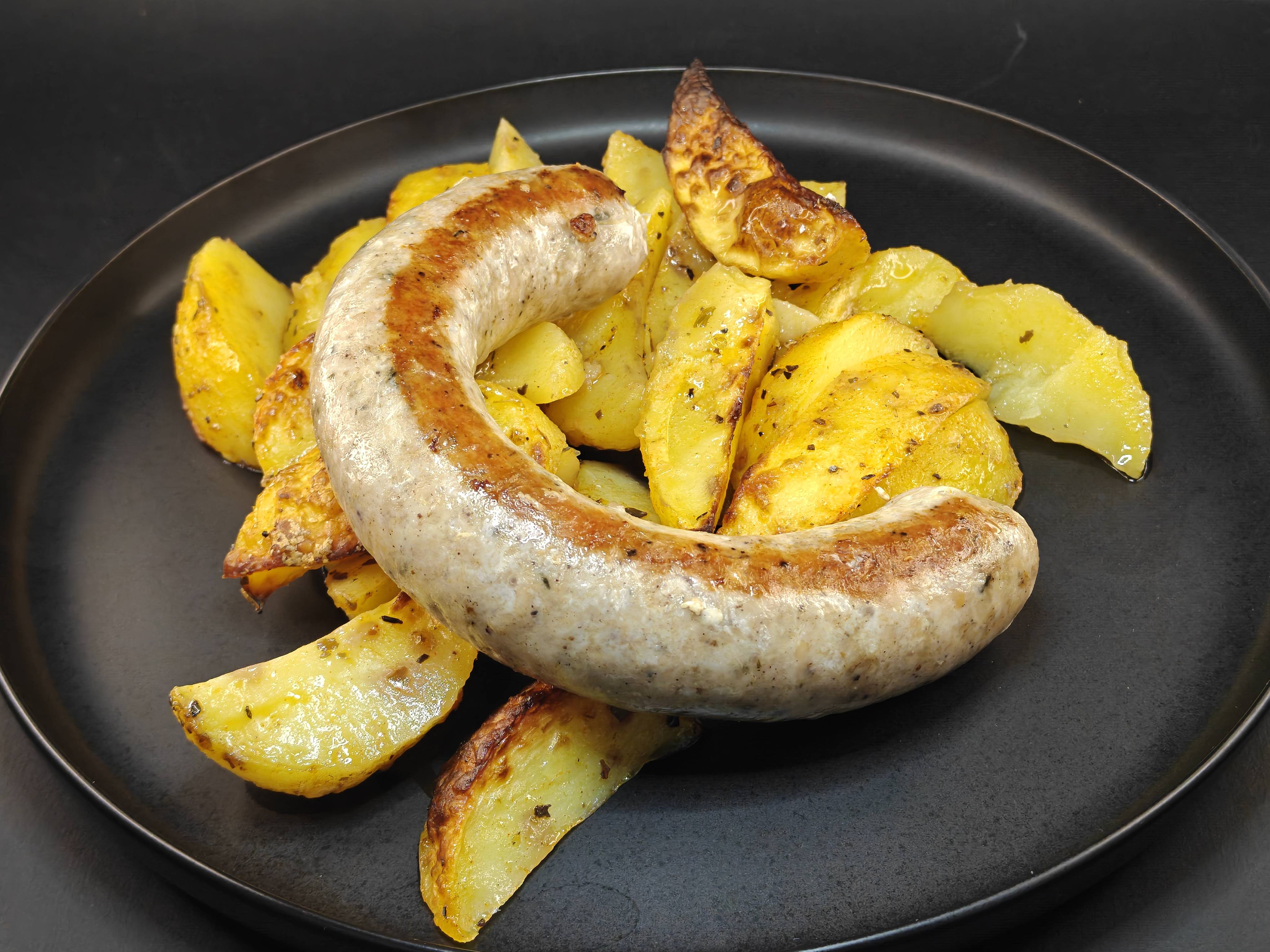 Домашна наденица с гарнитура 