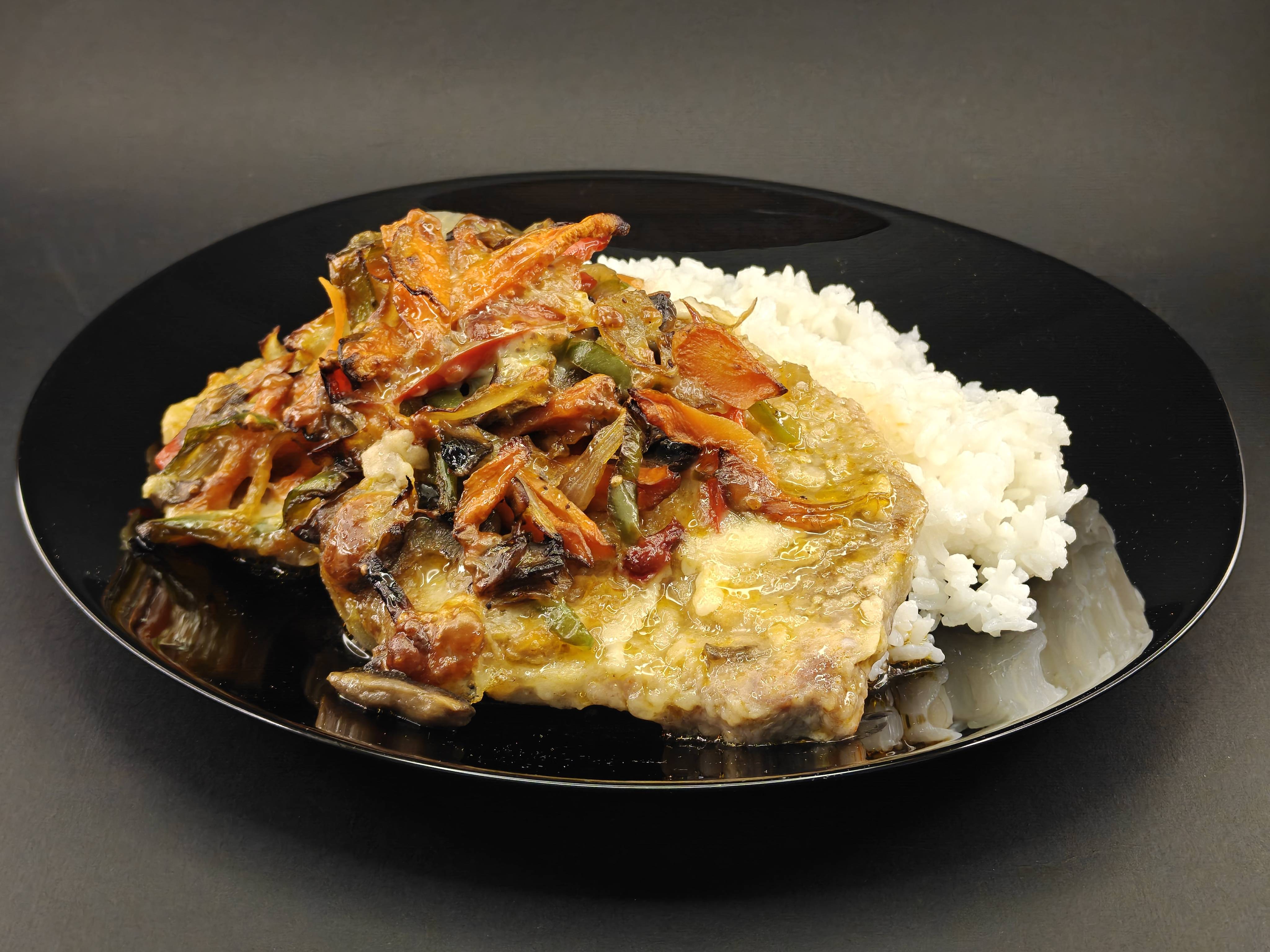 Свинска ханска пържола с гарнитура