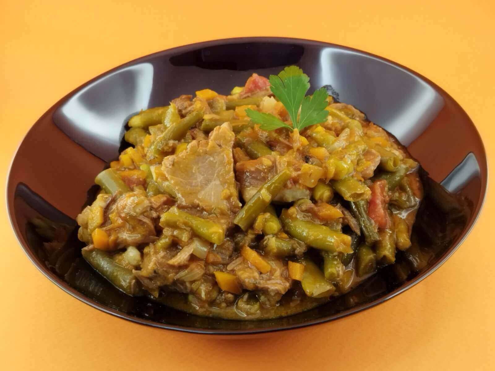 Свинско със зелен фасул